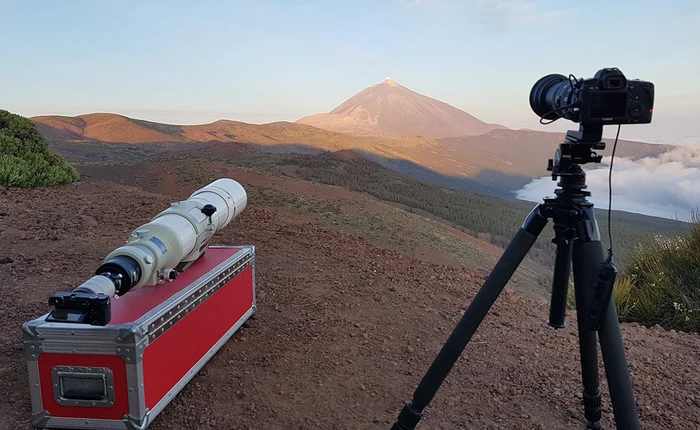 Với ống tele kính siêu khủng này, ngắm trăng ở trái đất mà cứ như đang ở một hành tinh khác