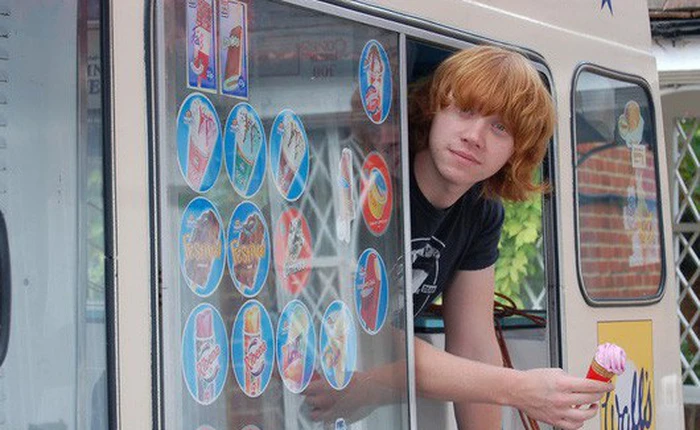 [Sống đẹp] Từ chuyện "Phù thủy nhí trường Hogwarts" Rupert Grint dù sở hữu triệu đô vẫn đi bán kem dạo, hãy nhớ: Mỗi người có một giấc mơ ẩn giấu đợi chính mình đánh thức