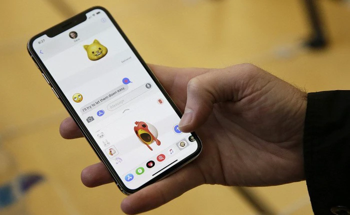 Đây là cách Apple làm cho viền dưới của iPhone LCD 6.1 inch mỏng chẳng kém gì iPhone X