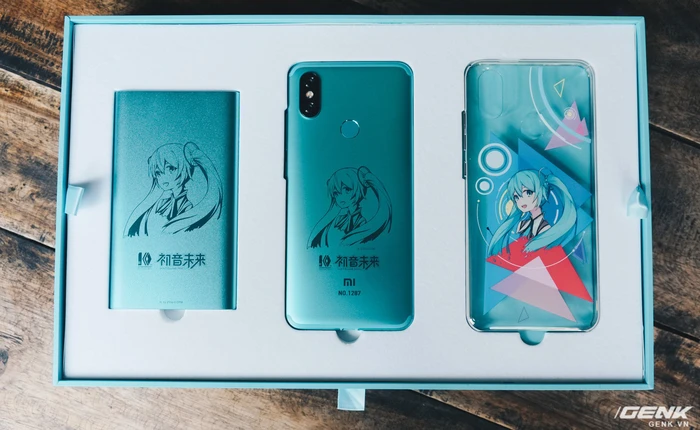 Mở hộp Xiaomi Mi 6X Hatsune Miku hàng độc tại VN, giá 9 triệu đồng