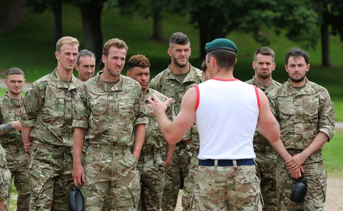 [World Cup 2018] Bí quyết để đội tuyển Anh vào được bán kết: Tham gia khóa huấn luyện của Hải quân Hoàng gia