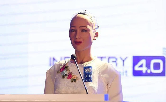 Sophia: Robot sẽ giúp con người có thêm thời gian rảnh để nghe nhạc Sơn Tùng M-TP