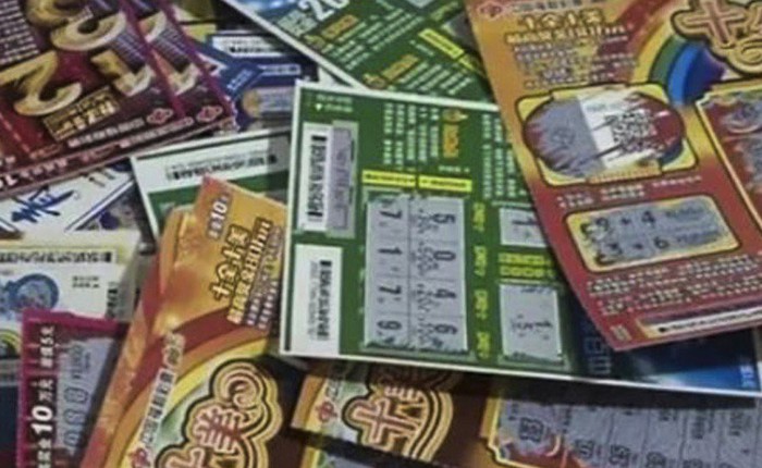 Trung Quốc: Cào hết 15 triệu tiền xổ số ăn cắp mới trúng 1,5 triệu, tên trộm bị bắt khi đi lĩnh thưởng