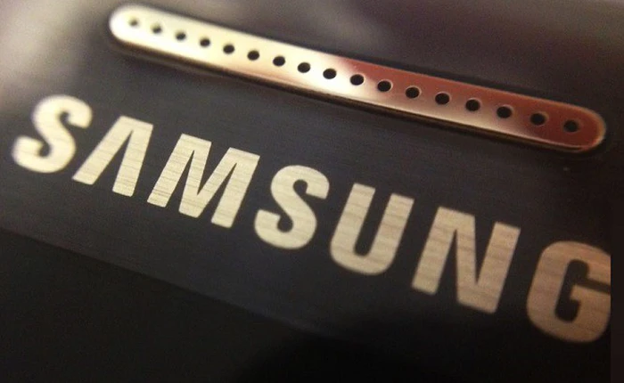 Samsung không làm mới quá nhiều cho S9 và Note9 là để dành sức cho "cú đấm" quyết định vào iPhone năm tới?