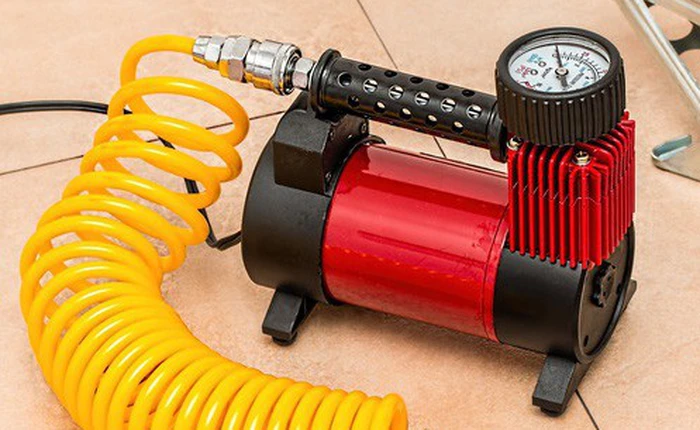 Nhật Bản: Nam công nhân dí vòi máy nén khí vào mông đồng nghiệp để đùa, ai ngờ khiến bạn thiệt mạng tại chỗ