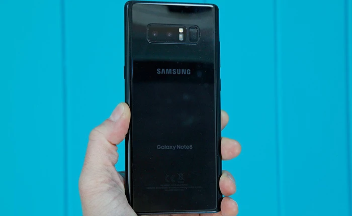 Gà nhà đánh nhau: liệu Galaxy X có giết chết Galaxy Note?