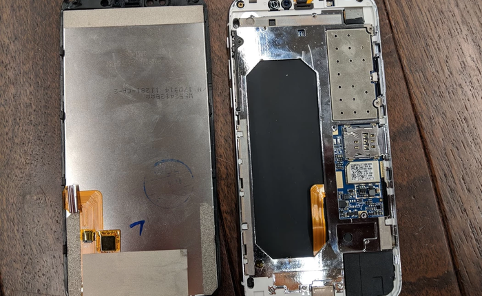 Mổ bụng iPhone X giá 2 triệu, xuất xứ Trung Quốc: một ổ malware độc hại không hơn không kém, tránh xa bằng mọi giá