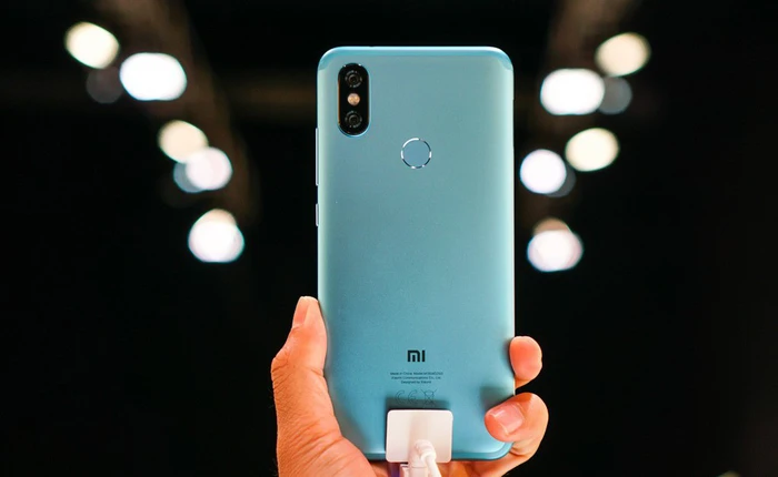 Xiaomi Mi A2, A2 Lite ra mắt: bộ đôi smartphone Android One giá chưa đến 6 triệu, thiết kế na ná iPhone X, cũng có camera AI
