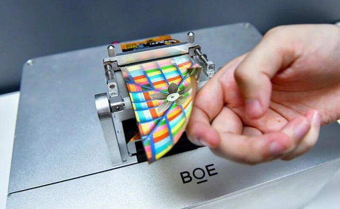 Thế lực ngầm nào ở Trung Quốc đang âm mưu “soán ngôi” Samsung trên thị trường màn hình OLED?