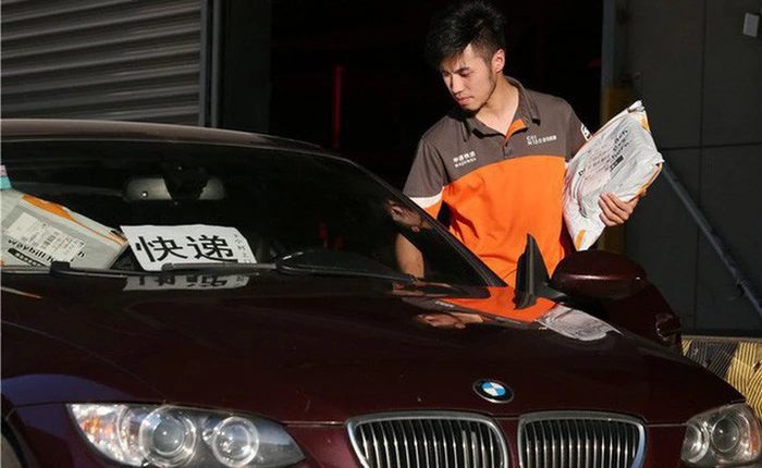 Đi ship hàng bằng xe BMW, dân mạng ngã ngửa khi biết anh chàng này từng tốt nghiệp thạc sĩ tại Mỹ