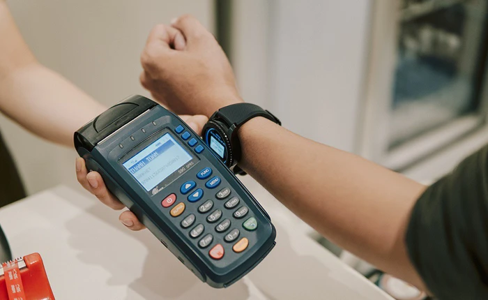 Tích hợp Samsung Pay trên smartwatch Gear: Như hổ mọc thêm cánh!