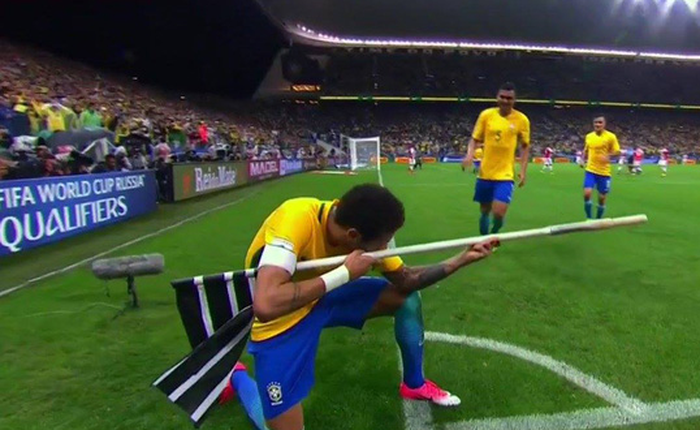 [World Cup 2018] Đánh bại Mexico, Neymar và đồng đội rủ nhau bắn CS:GO để ăn mừng chiến thắng