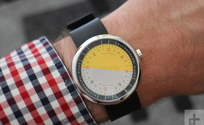 Cận cảnh chiếc đồng hồ kỳ lạ không kim giờ, kim phút