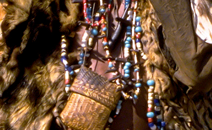 Nhờ người bắn vào mình để thử vòng cổ chống đạn, "lang băm" châu Phi thiệt mạng