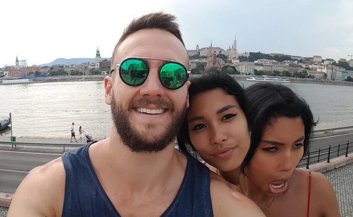 Cô gái này hắt hơi khi chụp ảnh tự sướng và mọi thứ trở nên không đúng