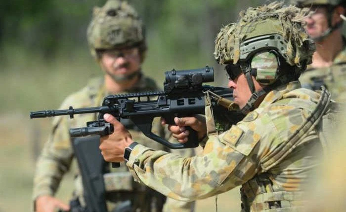 Ống ngắm thông minh Smart Shooter SMASH 2000 của Israel sẽ giúp các xạ thủ bắn "bách phát - bách trúng"