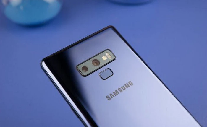 Nếu 4.000 mAh trên Galaxy Note9 vẫn chưa đủ, hãy thử gắn thêm chiếc case kiêm pin dự phòng 2.525mAh này