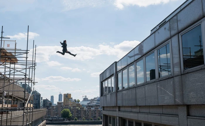 [Video] 8 pha hành động đỉnh cao nhất của Tom Cruise trong sự nghiệp "bất khả thi" của mình