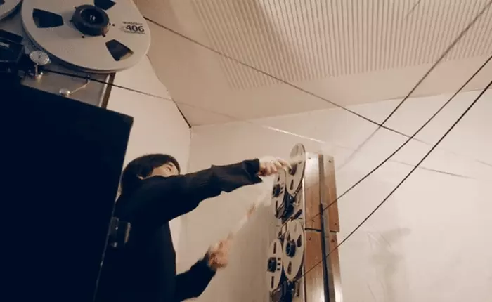 Chỉ tua băng từ và gõ trống, ban nhạc Nhật khiến Reddit phát mê với thứ âm nhạc điện tử đầy mê hoặc