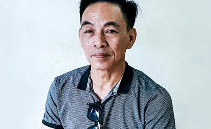 Trò chuyện với tài xế Uber “6 sao” đầu tiên ở Việt Nam: Cõng khách vượt qua quãng đường ngập, trong xe lúc nào cũng có sẵn khăn ướt, nước uống, dù phòng bị cho khách