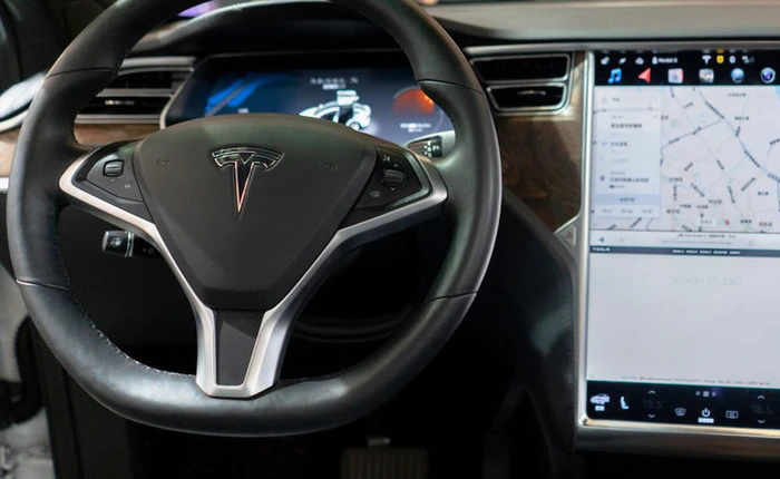 Elon Musk đăng đàn tuyển developer về làm game chơi trên xe Tesla