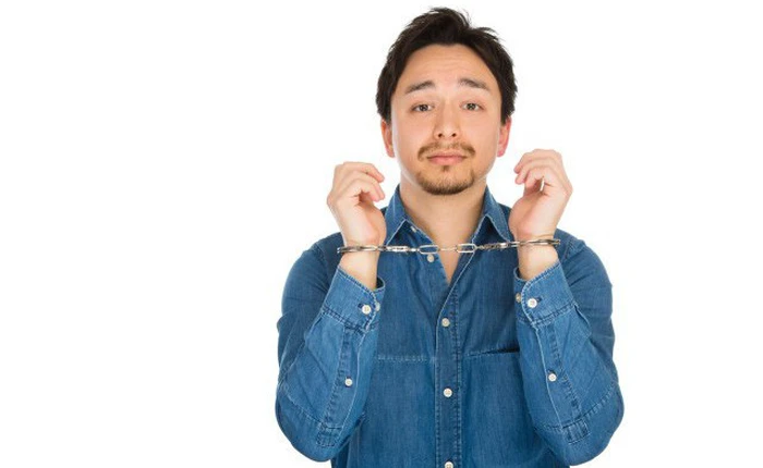 Góc khôn vặt: Người đàn ông say xỉn báo cảnh sát mình đã ăn trộm súng để được quá giang miễn phí về nhà