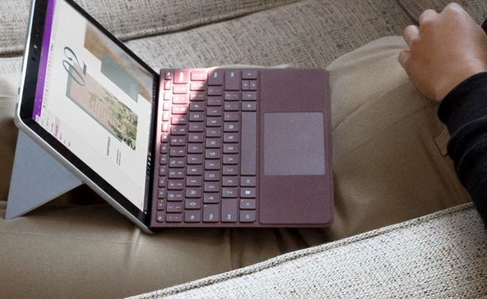 Microsoft có thể giới thiệu công nghệ sạc không dây "cực nhanh" cho các thiết bị Surface