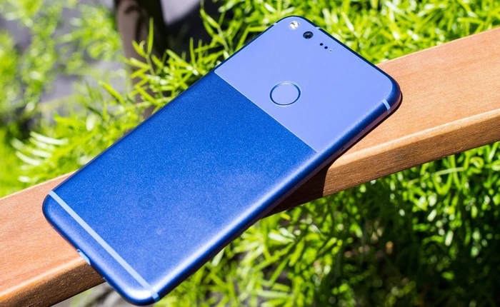 Vì sao bạn nên hạn chế dùng smartphone, laptop khi thời tiết nóng nực?