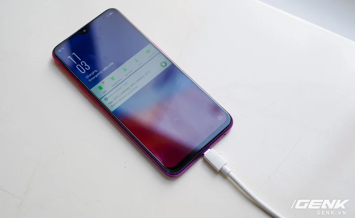 Đọ tốc độ sạc nhanh của Oppo F9 với iPhone X: có được như quảng cáo?