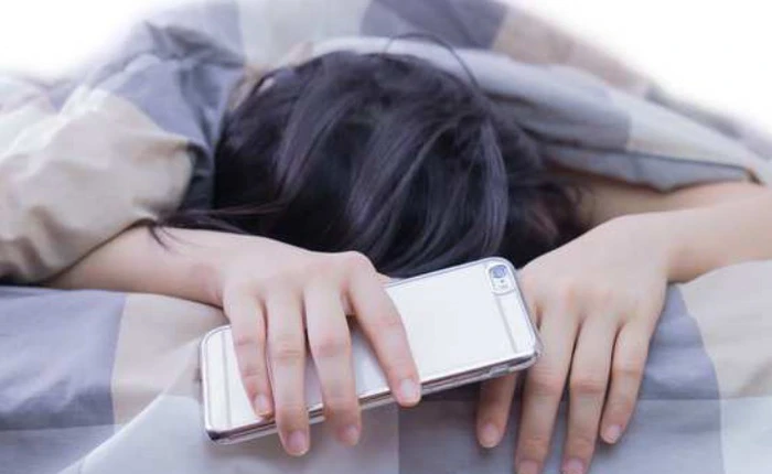 Internet tốc độ cao khiến con người ngày càng thiếu ngủ và ai cũng biết lý do tại sao