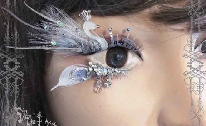 Mời bạn chiêm ngưỡng những bộ mi giả lộng lẫy của nghệ sĩ Nhật, được làm thủ công 100%