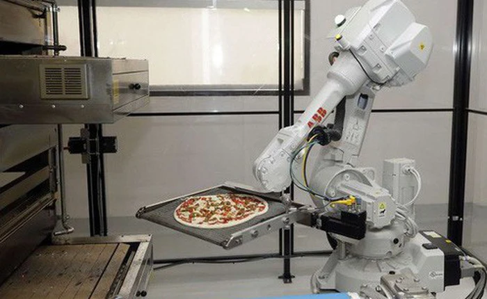 SoftBank muốn đầu tư 750 triệu USD vào công ty làm bánh pizza bằng robot