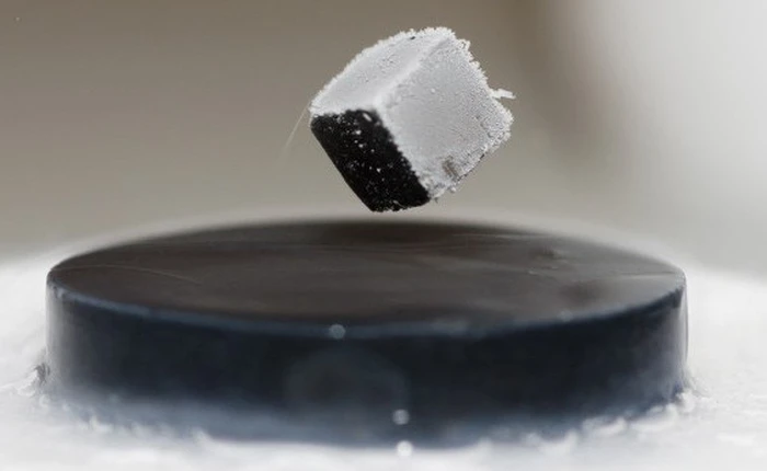 Hoặc là báo cáo khoa học về chất siêu dẫn này sai, hoặc là nó sẽ thay đổi thế giới