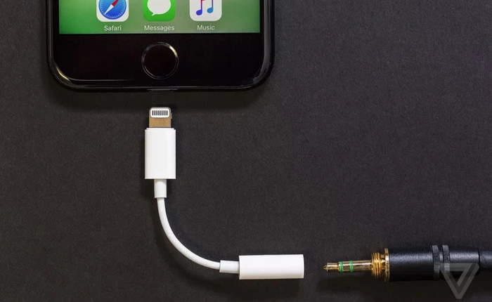 Apple sẽ không tặng kèm adapter Lightning - 3.5mm, muốn mua thì phải bỏ ra 9 USD nhé