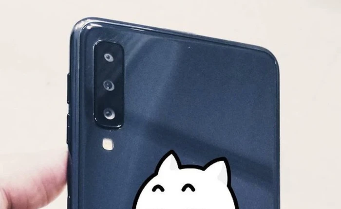 Samsung Galaxy A7 (2018) lộ diện với ba camera sau