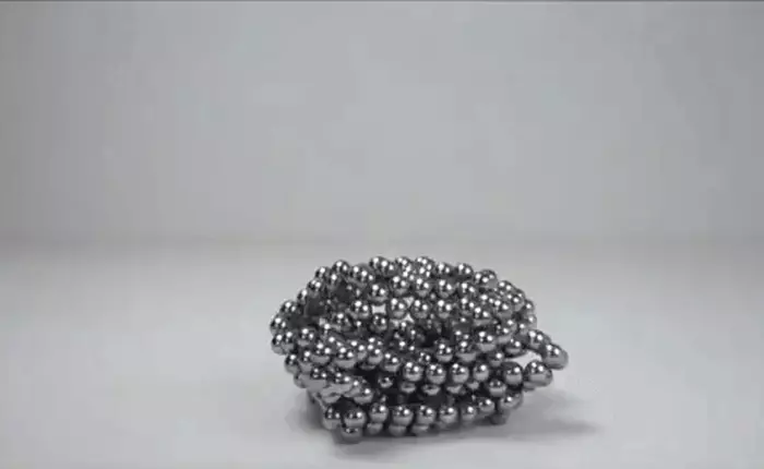 Sướng mắt cùng ma thuật với những viên bi nam châm