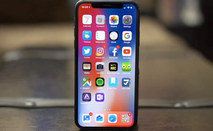 Phân khúc smartphone cao cấp trên 400 USD: Apple thống trị, Samsung theo sau và thứ 3 là... Oppo