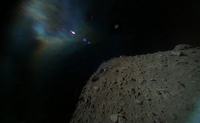 Lần đầu tiên trong lịch sử nhân loại, Nhật Bản hạ cánh thành công tận hai tàu thăm dò xuống bề mặt thiên thạch