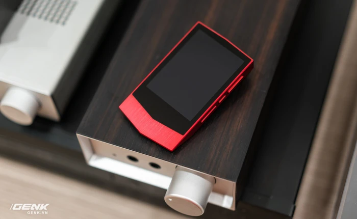 Đập hộp máy nghe nhạc Cowon Plenue V: Thiết kế hơi dị, nhạc nặng 1GB vẫn chơi "Easy"