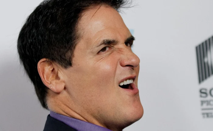 Tỷ phú Mark Cuban bị phạt 15.000 USD vì chửi bậy 1 câu, cố tình chửi thêm câu nữa để lấy tiền đó đi từ thiện