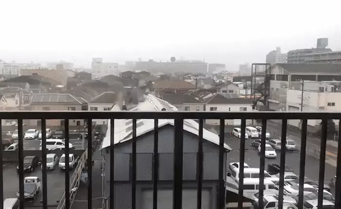 Những thước phim ghi lại sự tàn phá kinh hoàng của siêu bão Jebi khi đổ bộ vào Nhật Bản