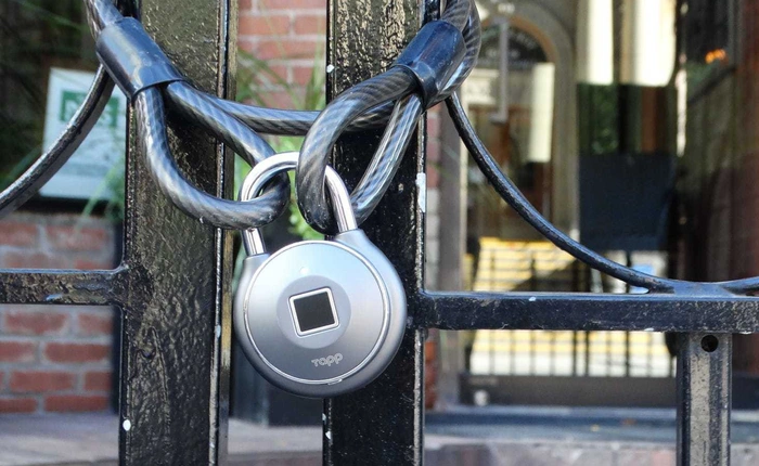 Chuyên gia bảo mật cảnh báo: ổ khóa thông minh tích hợp đầu đọc vân tay giá 2,3 triệu VND nhưng bị hack dễ dàng chỉ trong 10 giây đồng hồ