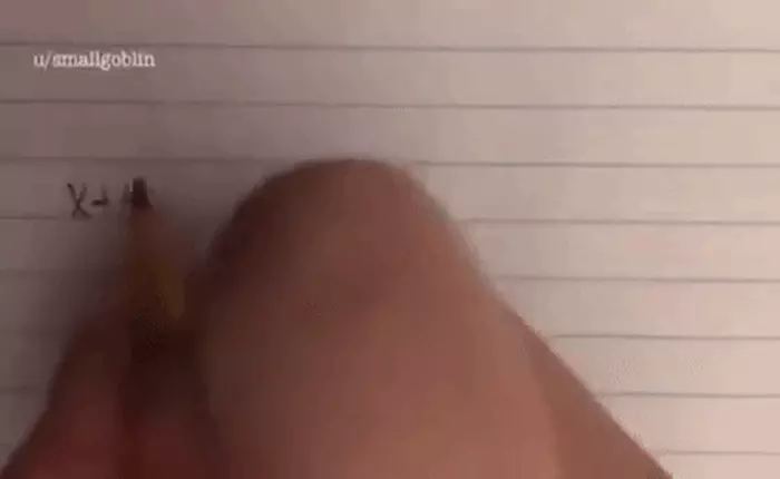 Thán phục cô nàng chỉ ghi phương trình bằng bút chì lên giấy mà tạo ra đoạn nhạc đúng từng giai điệu trong Star Wars