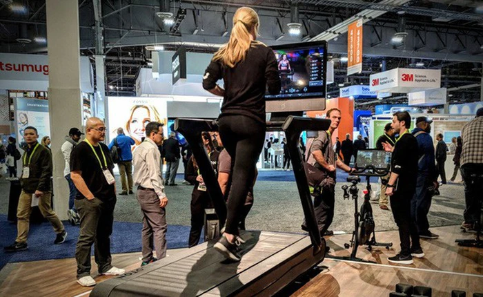 Dùng thử máy chạy bộ giá gần 100 triệu đồng tại Las Vegas, giờ thì tôi đã hiểu tại sao nhiều "gã lười" lại bất ngờ chăm chỉ tập luyện tới vậy