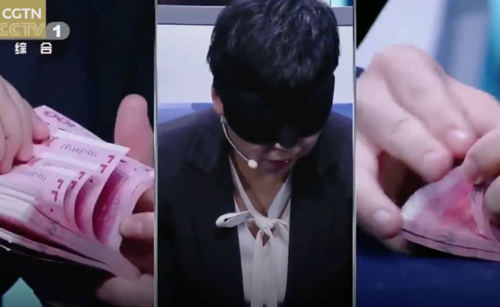 [Video] Xem cao thủ ngân hàng bịt mắt đếm tiền bằng tai