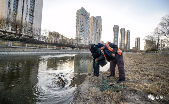 Trung Quốc: Tổng cộng hơn 1000 chiếc xe đạp chia sẻ được vớt dưới sông lên