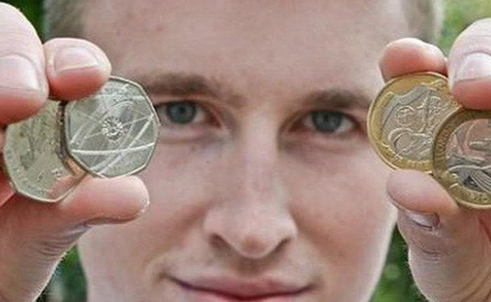 Chàng trai 20 tuổi kiếm hơn 2 tỉ đồng một năm nhờ bỏ hết việc đi bán tiền xu