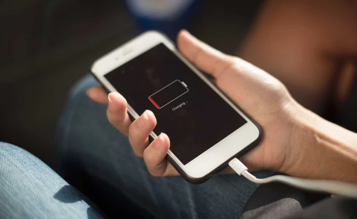 Apple bị chính phủ Ý điều tra vì cố tình làm chậm smartphone, Samsung cũng bị liên đới