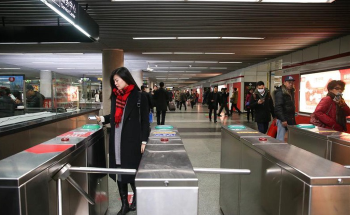 Trung Quốc chính thức triển khai cổng soát vé tàu tự động bằng QR code tại Thượng Hải