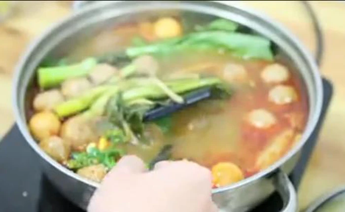 Xperia Z "ăn lẩu" xong vẫn chạy tốt